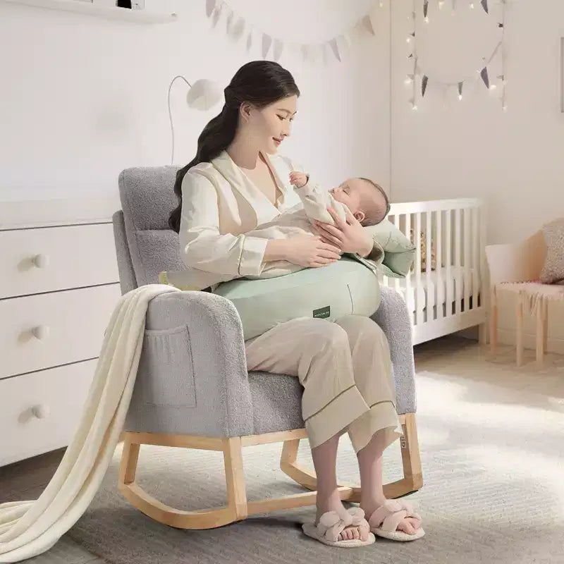 Fauteuil à bascule rembourré avec dossier haut et pieds en bois, fauteuil à bascule confortable pour chambre d'enfant avec poche latérale pour salon