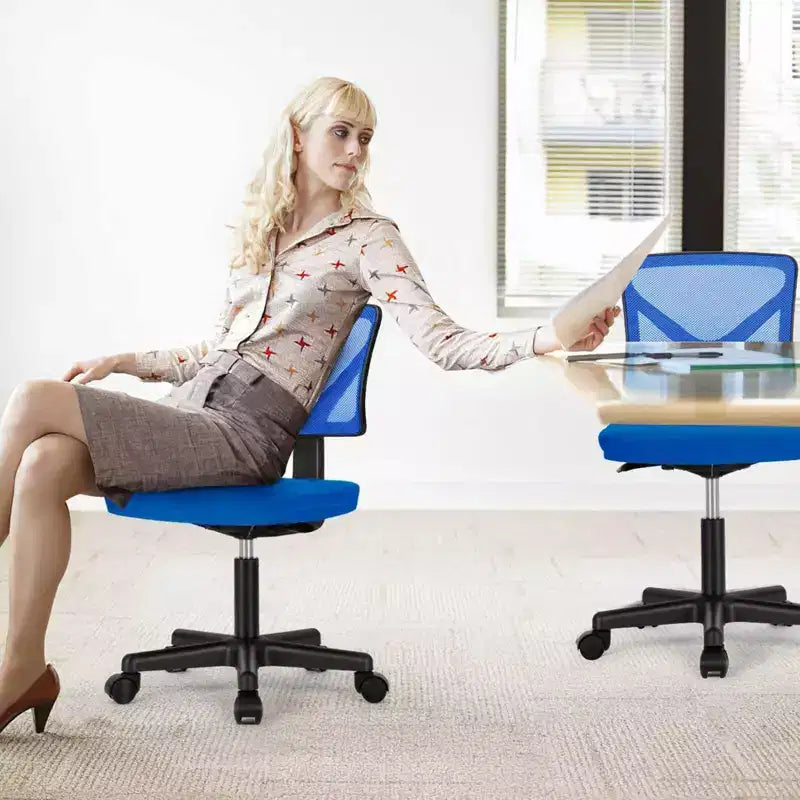 Chaise de bureau Chaise d'ordinateur sans bras en maille pour bureau à domicile, petite chaise de travail pivotante réglable à dossier bas pour adolescents et adultes, bleue